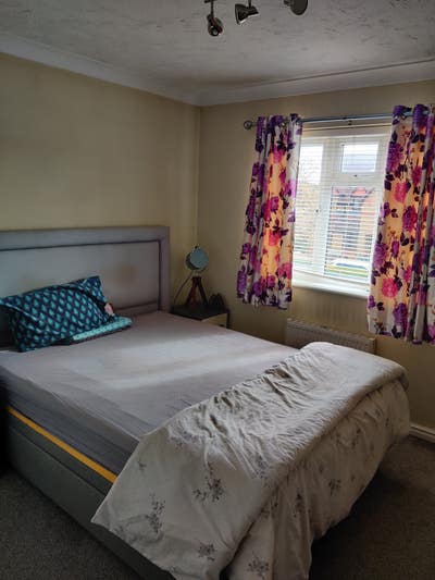 Looking to Rent a room in my house Main Photo