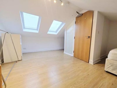 Double room available  Main Photo