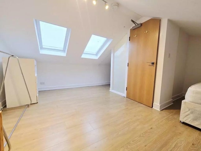 Double room available  Main Photo