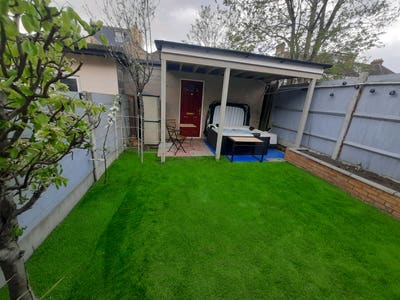 DOUBLE  Room Available – Forest Gate E7  Main Photo