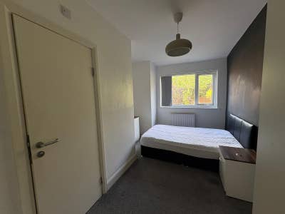 🚋 10 mins to MediaCity | Parking | Ensuite Main Photo