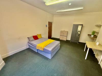 🏡 Spacious Double Room – Bournemouth Town Centre Main Photo