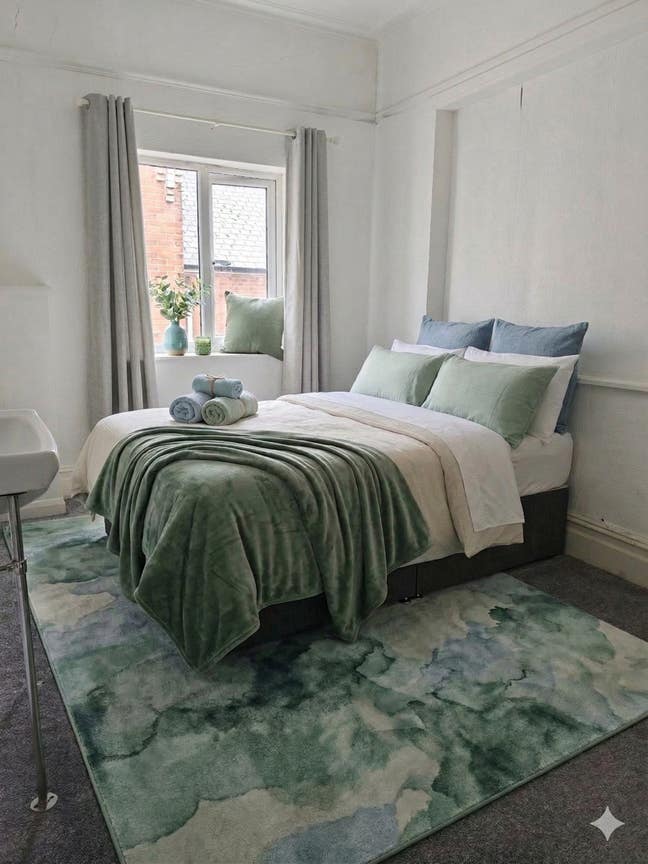 Large Double Room to Rent – Close to town– &pound;650pcm Main Photo