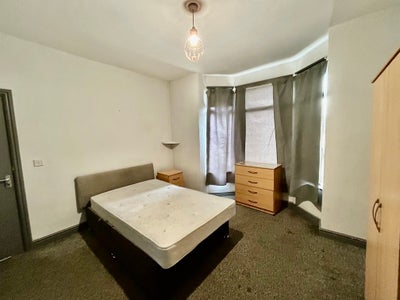 Ensuite Double Room Close to Hosptial Main Photo