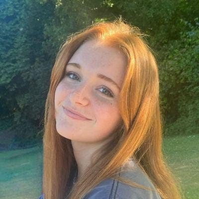 Hi, I’m a dental student in Newcastle, I’... Main Photo