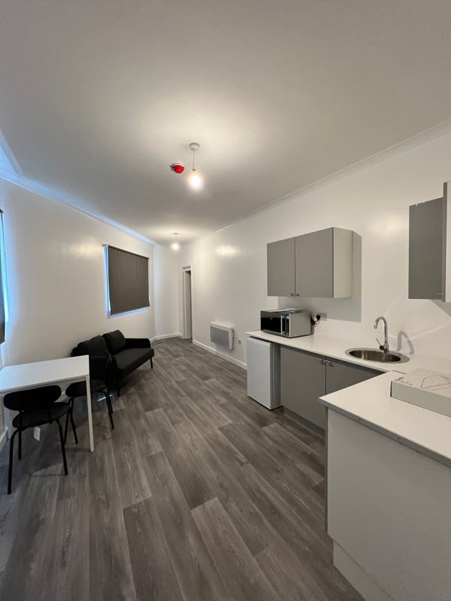 One Bed Studio in Gateshead NE10  Main Photo