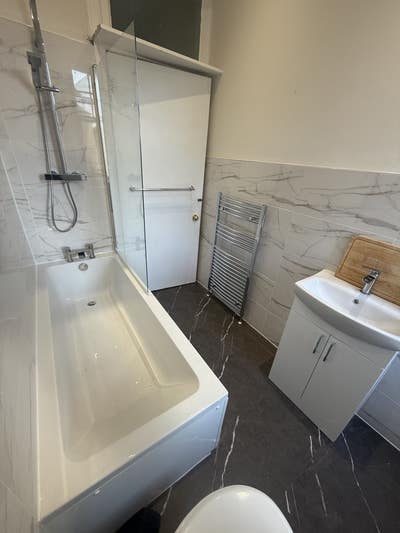 🏡 High-End En-Suite Room in Stylish 5 Bed HMO – A Main Photo