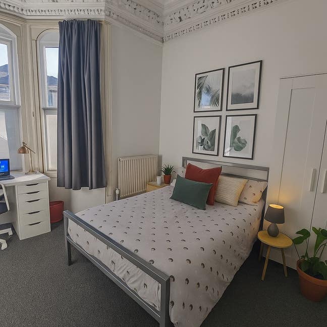 Student Studio flat - Lawrence St - 4th June 2026 Main Photo