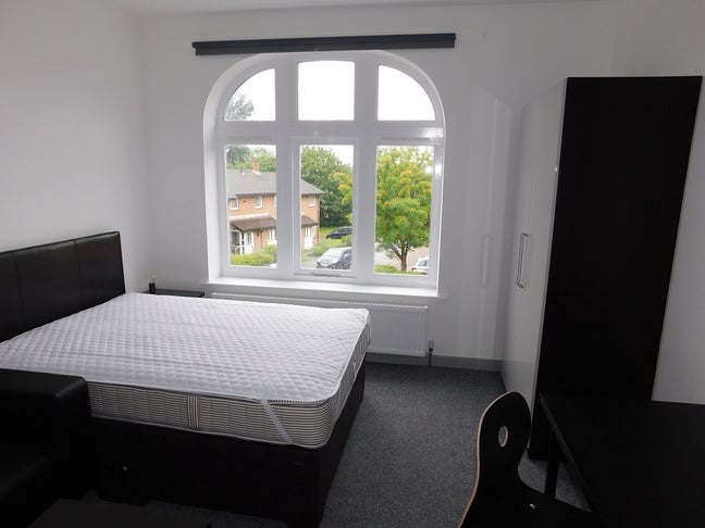 **Double room with en-suite shower room** Main Photo