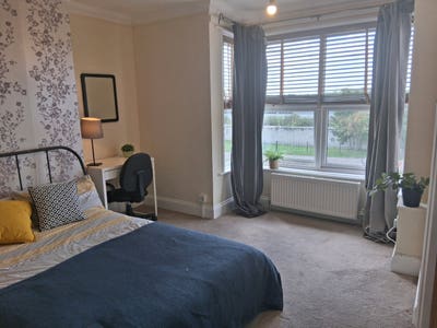 Beautiful En-suite Central Ashford  Main Photo