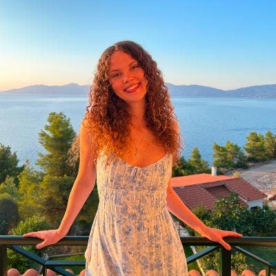 Professional Female seeks a double room Main Photo