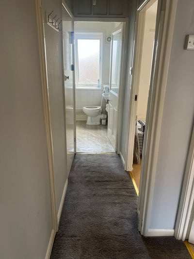 Stunning 1 bed in Rose Hill  Main Photo