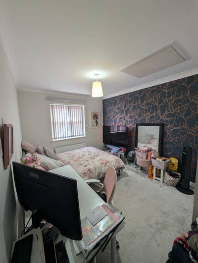 Double Room with Private Bathroom in Putney (July) Main Photo
