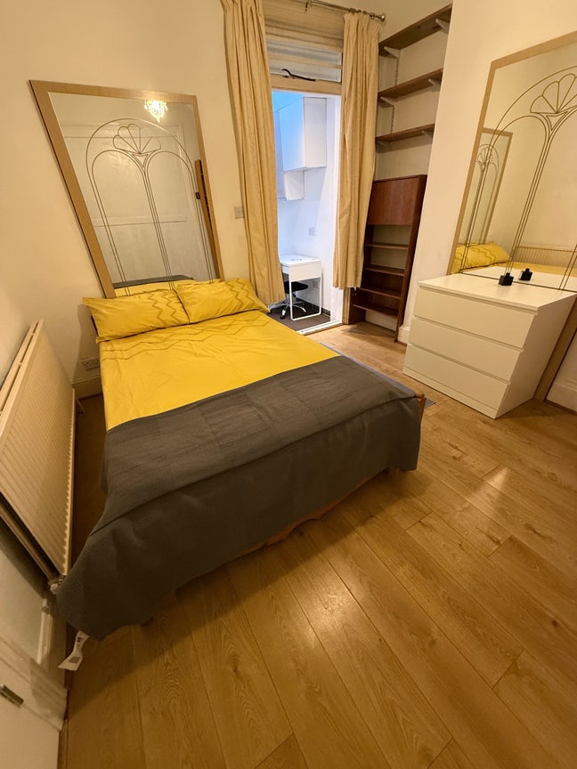 EN -SUITE  Main Photo