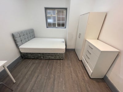 Double Room Quiet Area close to Jubilee Line Main Photo