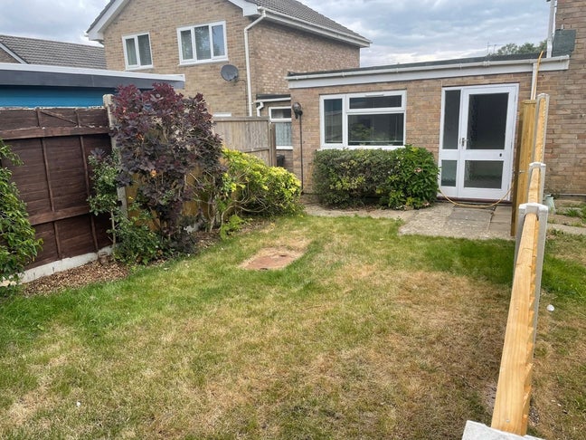 Studio Flat with garden / parking Main Photo