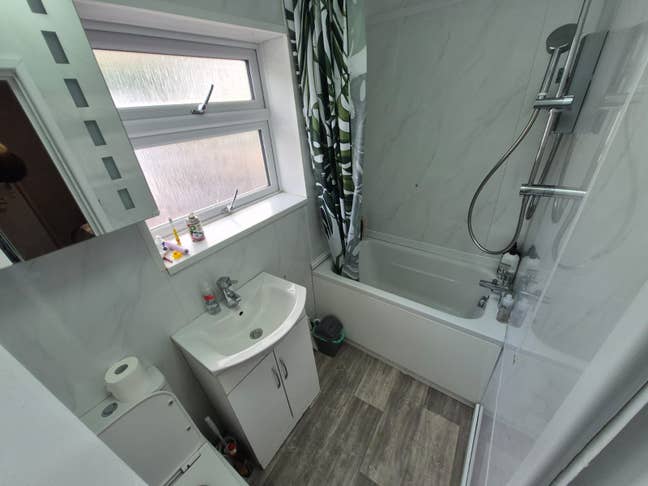 Double Bedroom with an Ensuite to Let Main Photo