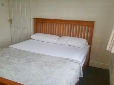 Clean &  Bright Room  Main Photo