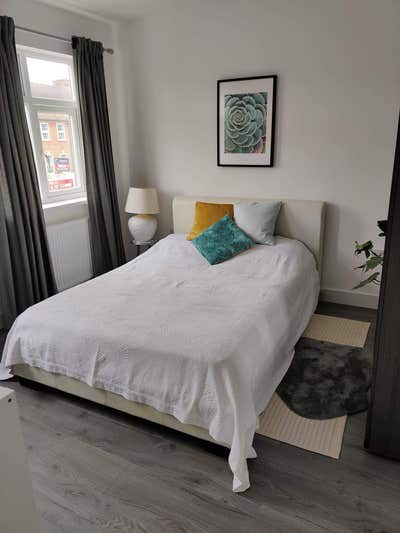 Cosy double room, 3 minutes from tube! Main Photo