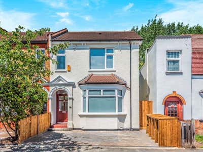 📍 Perfect East Croydon Location | 🎥 360 Tour Main Photo