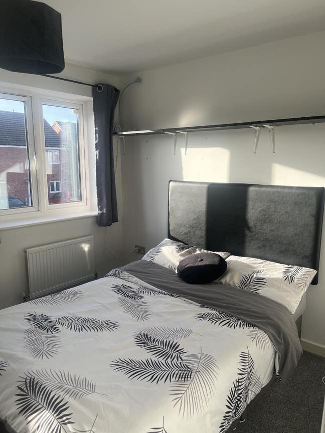 Spare room, available immediately- Grove, Wantage  Main Photo