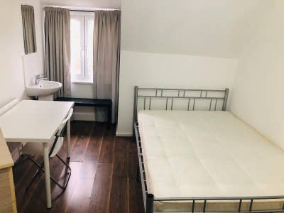 Great Double Room 1 Minute To Whitechapel Station Main Photo