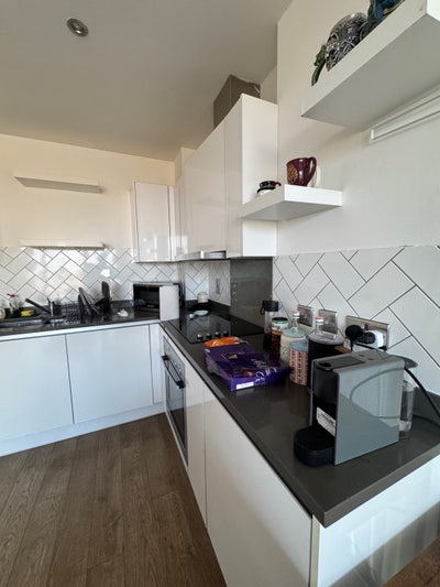 Fully furnishPrivate room and bathroom available,  Main Photo