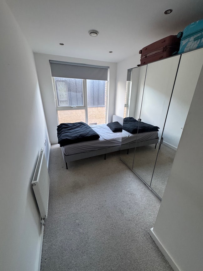 Fully furnishPrivate room and bathroom available,  Main Photo