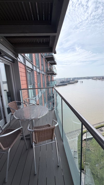 Cosy room in Canary wharf with gym and pool Main Photo