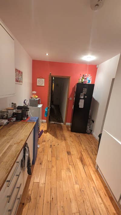 Looking for 2 new housemates  Main Photo