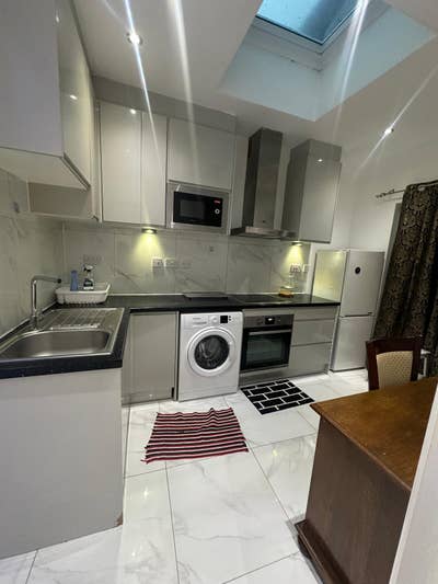 Double room available in a 2bhk house  Main Photo