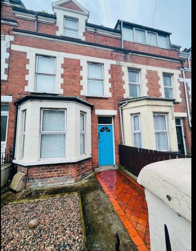 A Room available in BT9 for immediate move in Main Photo