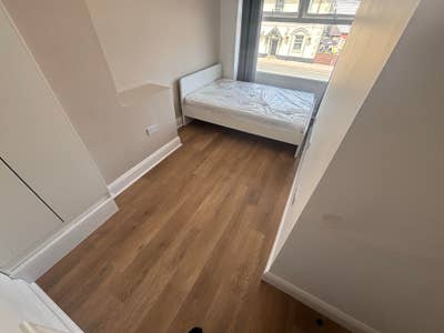 Double Rooms in Wrexham Town Centre by University Main Photo