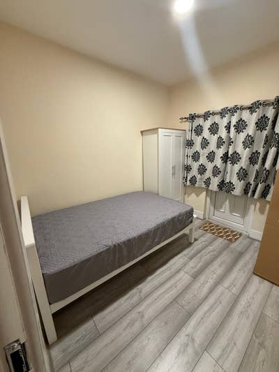 Room in Wood Green  Main Photo