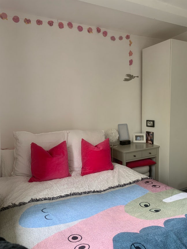 Bright Double Room in unbeatable central location! Main Photo