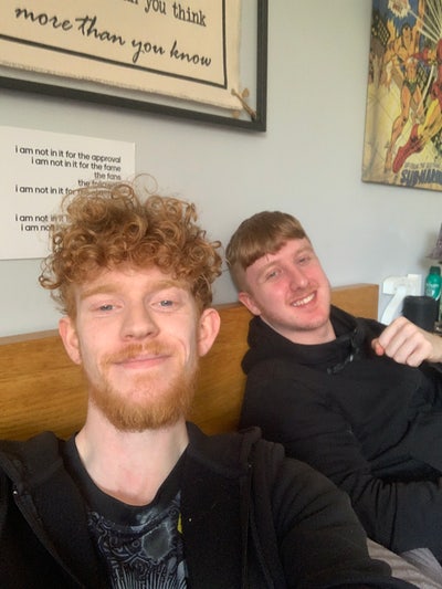 2 Stranded lads looking for a place to live Main Photo