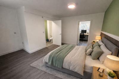  🌟  Luxury  En-Suite Room with office  (B97)🌟  Main Photo