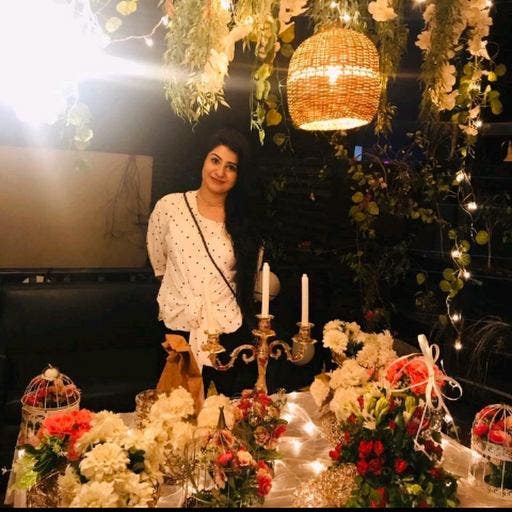 Professional Female seeks a single or double room Main Photo