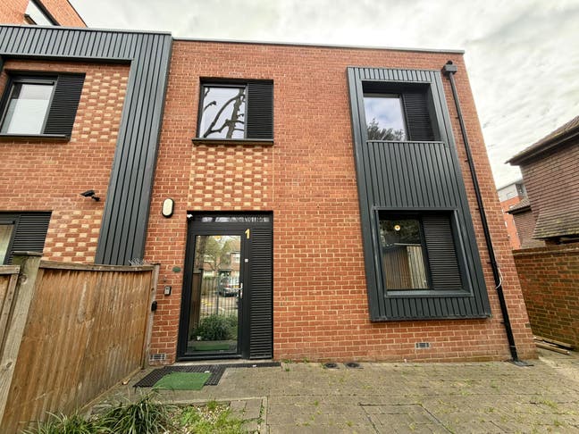 Canada Water/Surrey Quays*Brand New Modern House Main Photo