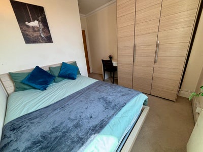 ✨Spacious Double Room Available in Canary Wharf ✨ Main Photo