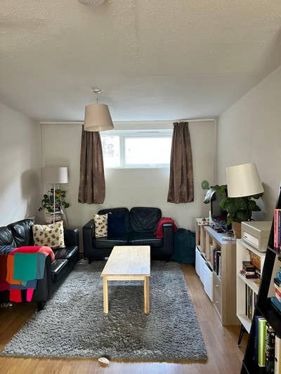 Double room in Tottenham Hale from early June Main Photo