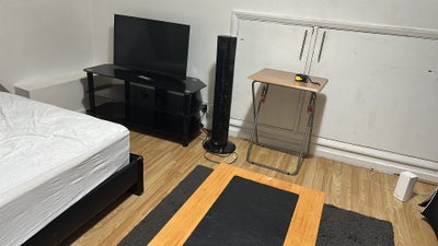  1 furnished double loft room in a shared house  Main Photo