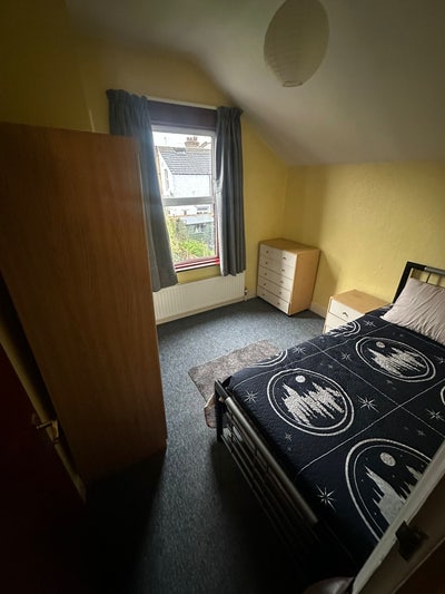 Single Room in Clean Shared House Main Photo