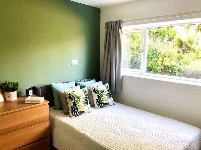 En-suite, Central FAL PRO-share, Parking/Views Main Photo