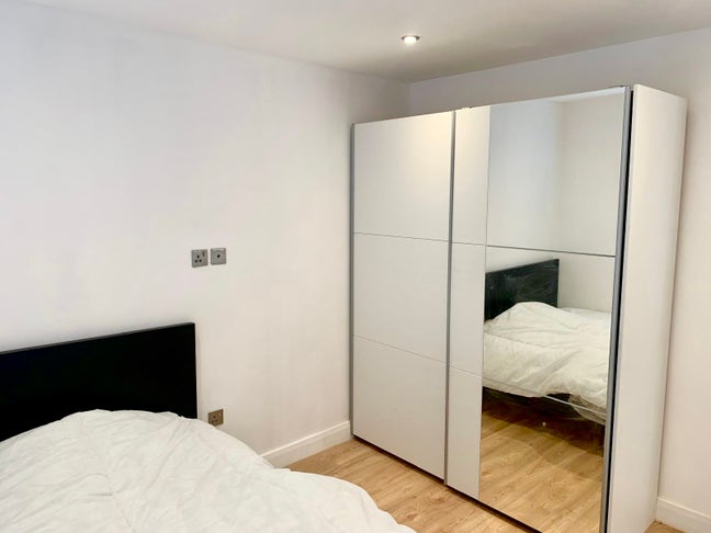 Double Room close to Alperton Tube Station Main Photo