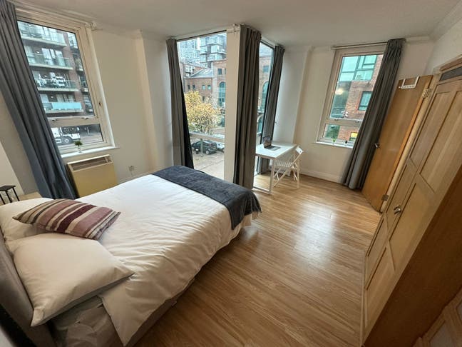 Ensuite Room Near Canary Wharf E14 Main Photo