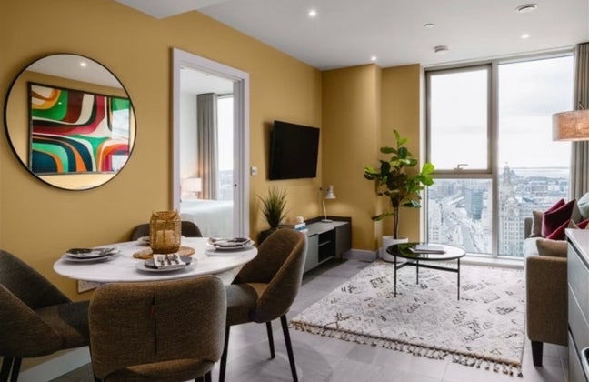 Liverpool  short term sea view apartment sublet Main Photo