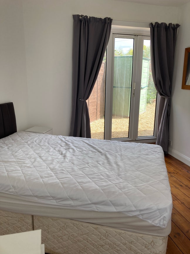 En suite double room in NR1 Main Photo