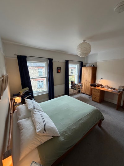 Large, bright room near Mill Road  Main Photo