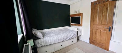 Small Double room Main Photo